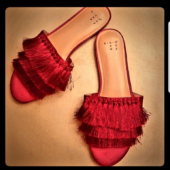 No Brand Shoes - 👄👠 TASSLE LADIES SLIP ON DRESSY FLIP FLOPS